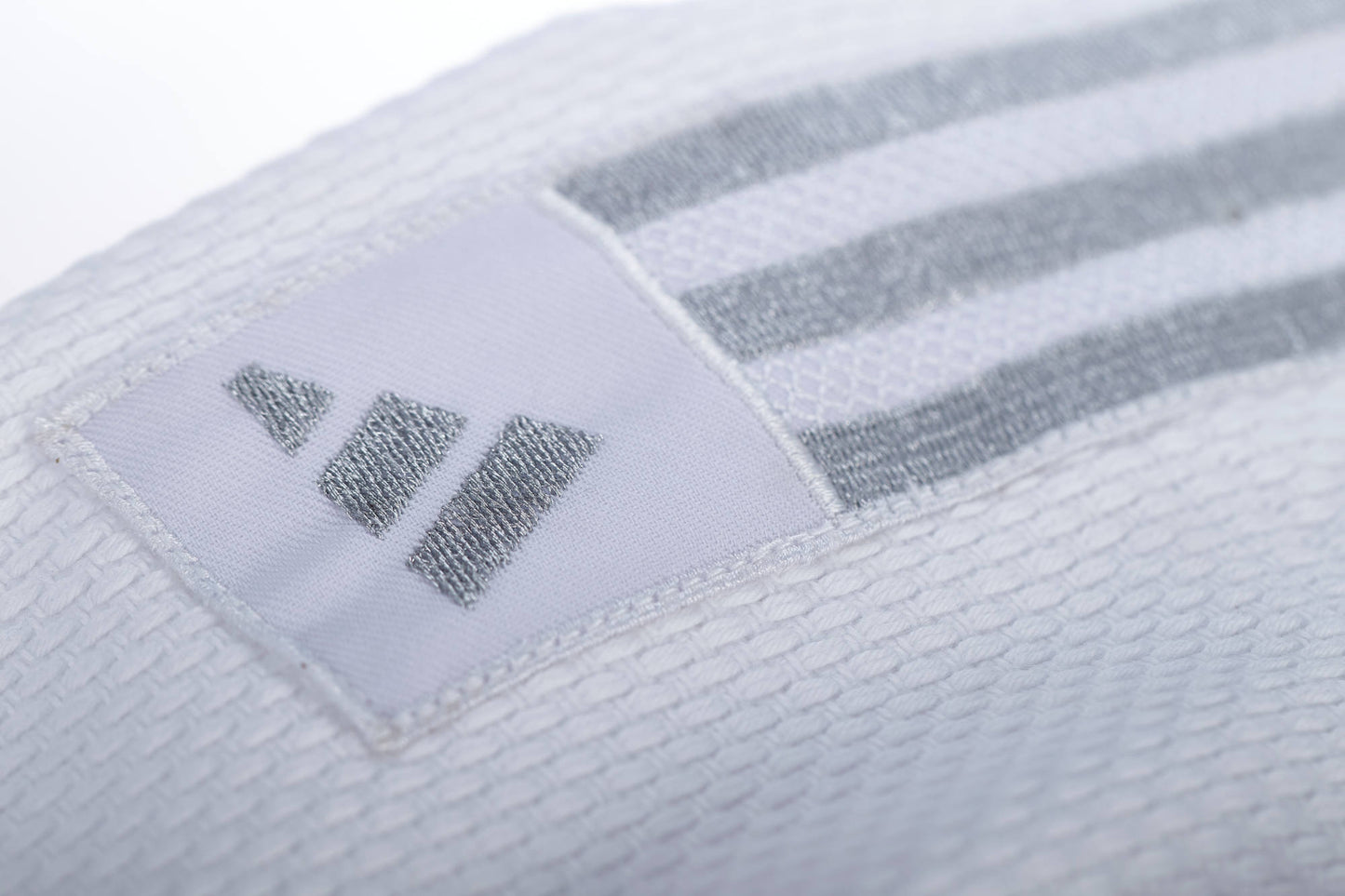 Judoanzug adidas® Contest, Training + Wettkampf, blau/weiß, 650 g/m², 150-200