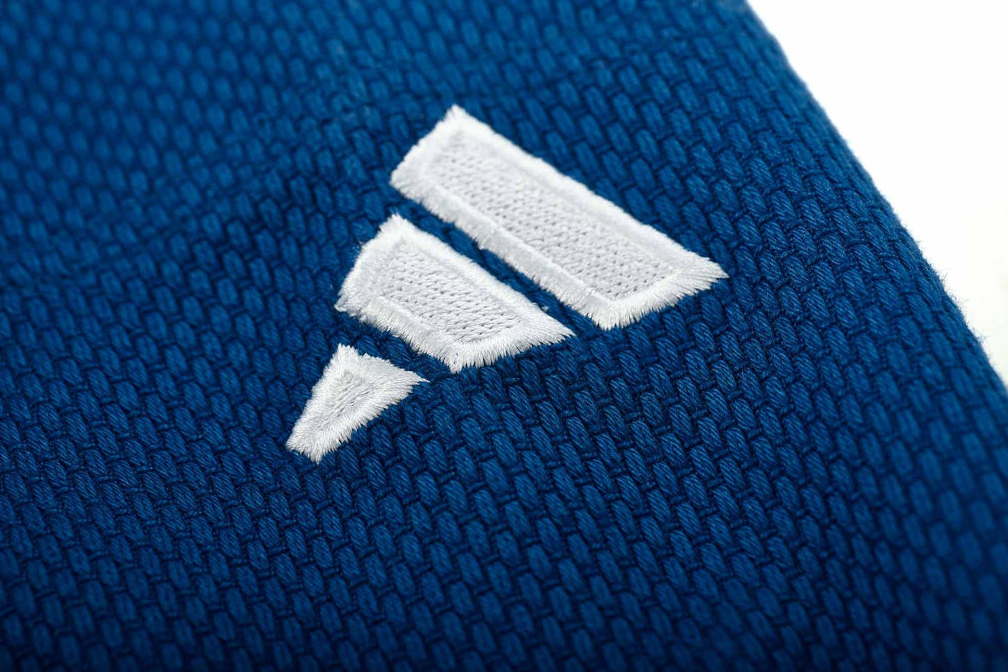 Judojacke adidas® CHAMPION III IJF weiß/blau//slim 160-190