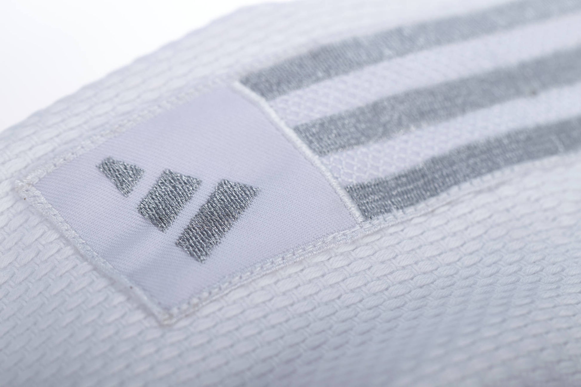 Judoanzug adidas® Contest, Training + Wettkampf, blau/weiß, 650 g/m², 150-200